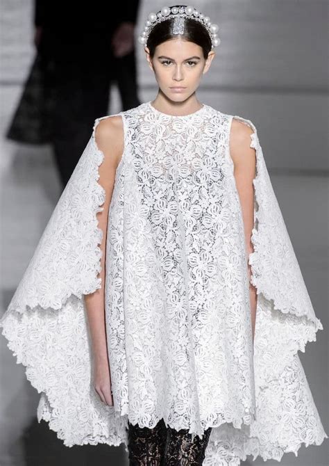 abiti da sposa givenchy 2019|Abiti da sposa: le tendenze 2019 e la storia .